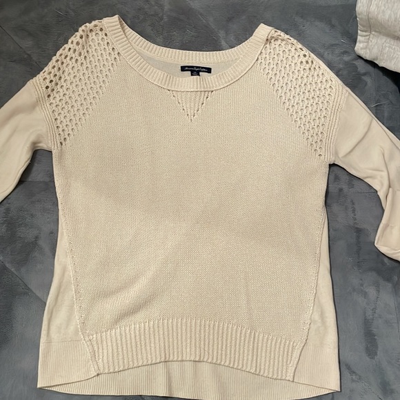 American Eagle Outfitters small cream sweater - Picture 4 of 4